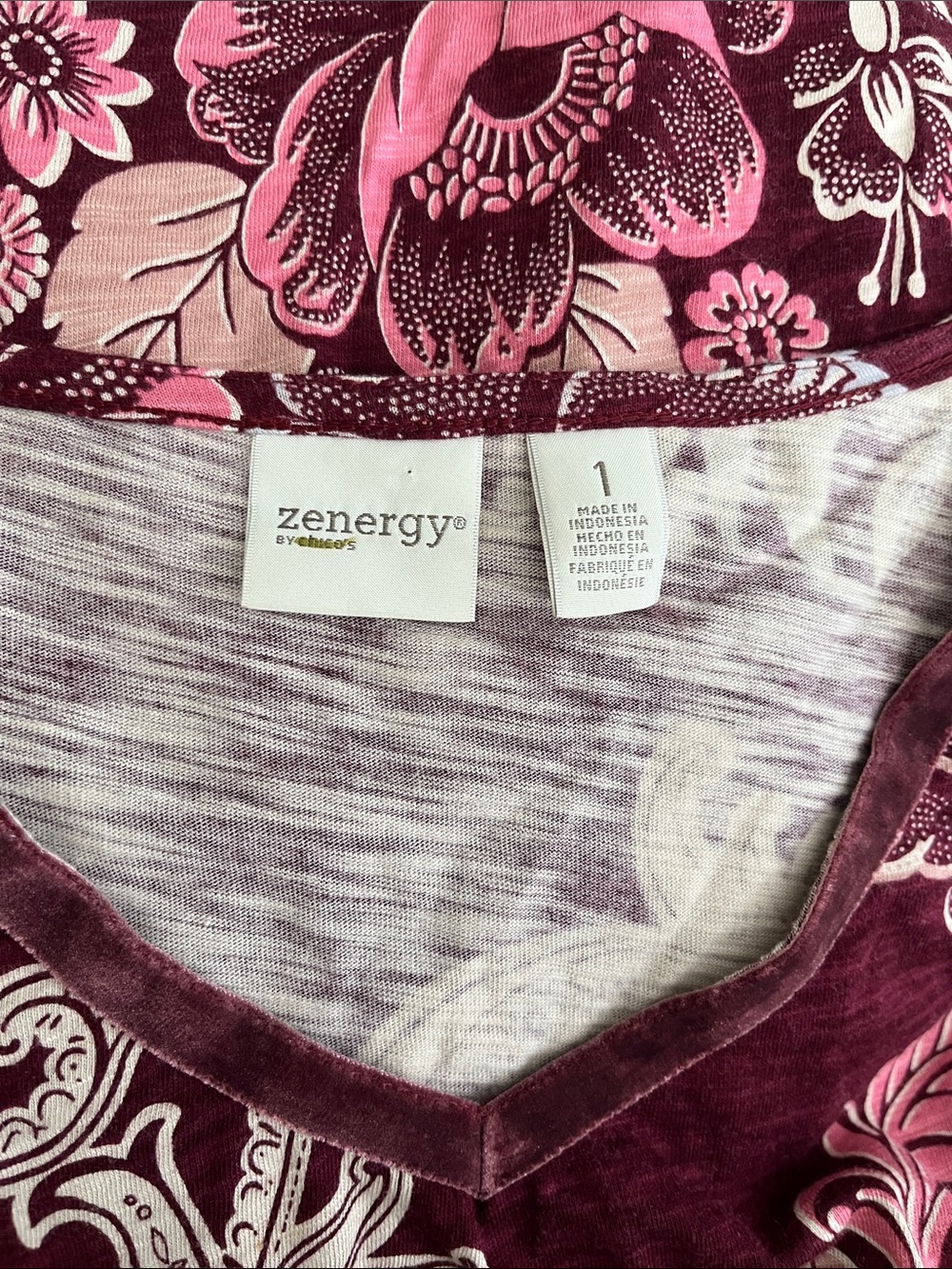 Chico’s Zenergy Floral Paisley Top V-neck
Long Sleeves size 1 equals Medium